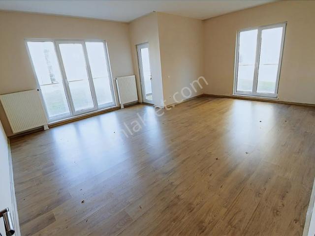 Dakik Emlaktan Erguvan Kent Sitesinde 3+1 135m² Bahçe Katı Daire