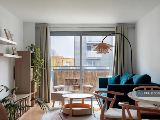 Dakota Building, London, SE13 2 bed flat to rent £2,200 pcm £508 pw