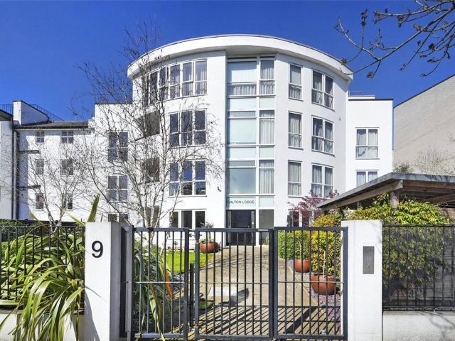 Dalton Lodge, The Avenue, Queens. 3 bed apartment to rent £4,250 pcm £981 pw