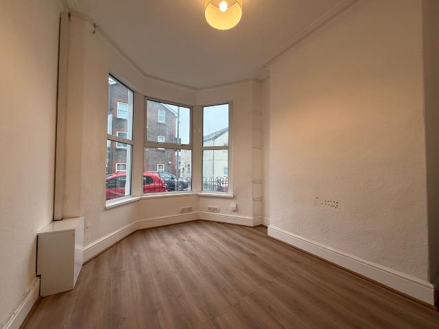 Dalton Street, Cardiff CF24, 1 bed flat to rent, £600 pcm | PrimeLocation