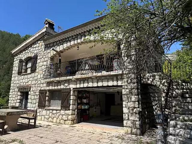 Daluis 06470 Achat / Vente maison 5 pièces t5 piscine