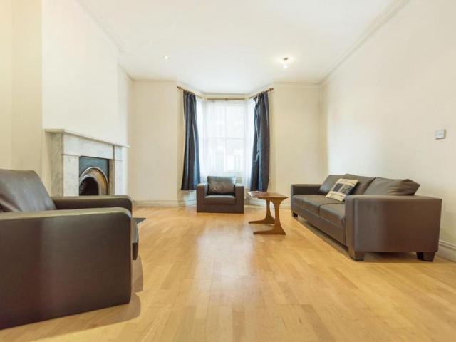 Dalyell Road, London, SW9 9UT, United Kingdom | 4 bed townhouse for rent #140398191 | Rentberry