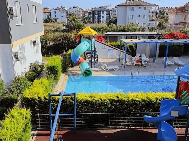 Dalaman Merkezde Çift Havuzlu Sitede 2+1 Eşyalı Kiralık Daire