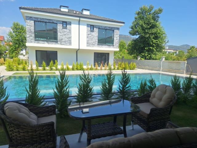 Dalaman Karaçalı Mah. Lüks Site İçerisinde Eşyalı 2+1 İkizvilla