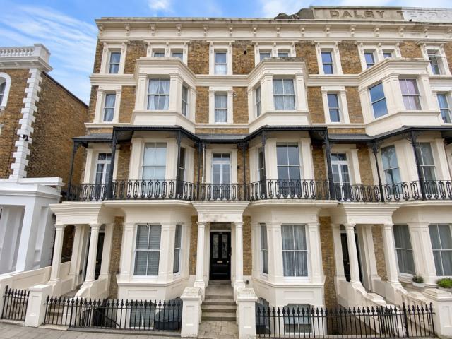 Dalby Square, Cliftonville, Margate 1 bed apartment to rent £850 pcm £196 pw