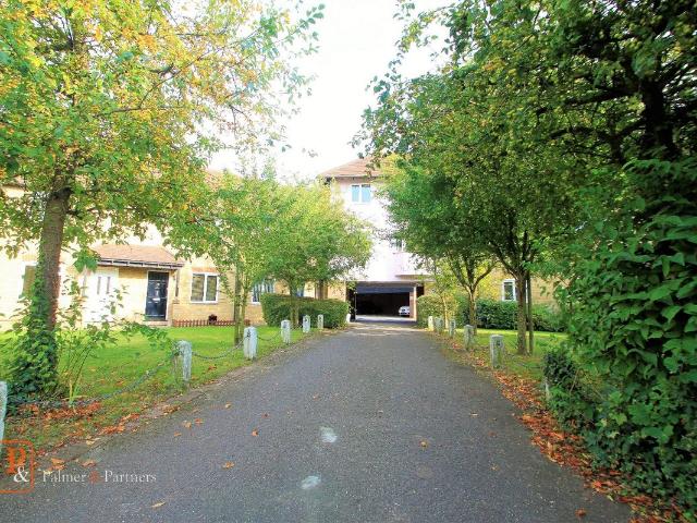 Dale Close, Colchester, Essex CO3, 1 bed flat to rent, £825 pcm | PrimeLocation