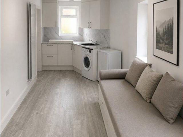 Dale Close, Pinner HA5, Studio to rent, £1,050 pcm | PrimeLocation