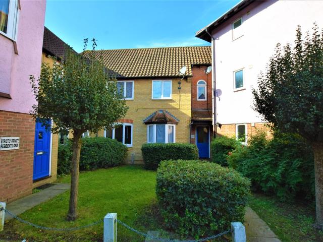 Dale Close, Stanway, Colchester, Essex CO3, 1 bed flat to rent, £900 pcm | PrimeLocation