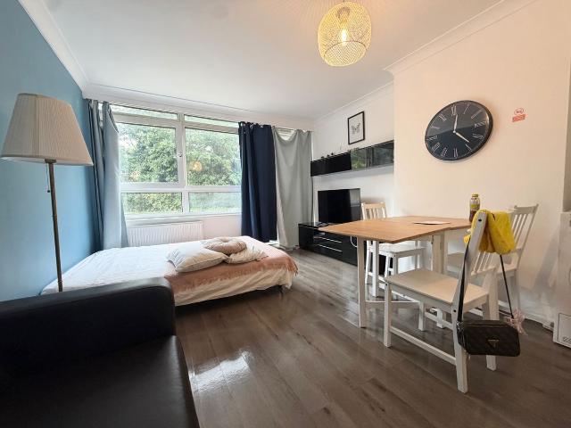 Dale House, Boundary Road, St Johns Wood NW8, 3 bed flat to rent, £3,100 pcm | PrimeLocation