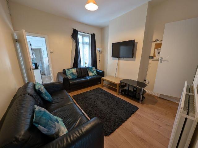 Dale Road, Selly Oak, Birmingham, B29. 3 bed terraced house to rent £1,590 pcm £367 pw