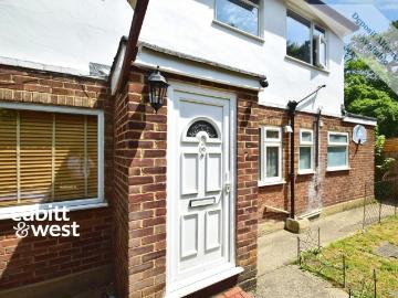 Dale Road Purley CR8 1 bed maisonette to rent £1,450 pcm £335 pw