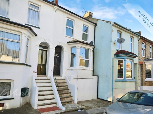 Dale Street Chatham ME4 2 bed terraced house to rent £1,200 pcm £277 pw