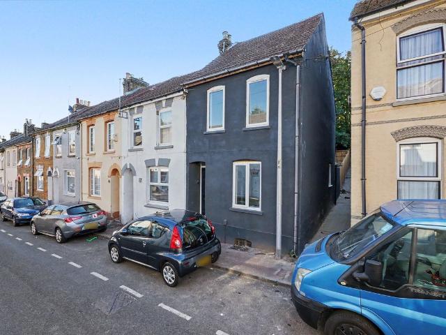 Dale Street, Chatham ME4, 3 bed end terrace house to rent, £1,325 pcm | PrimeLocation