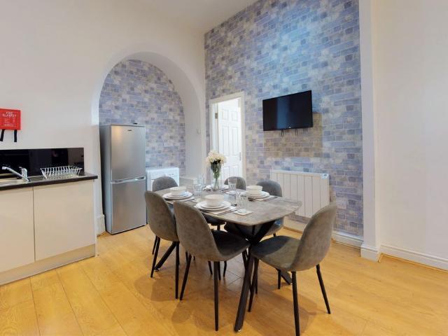 Dale Street, Liverpool L2, 4 bed flat to rent, £1,900 pcm | PrimeLocation