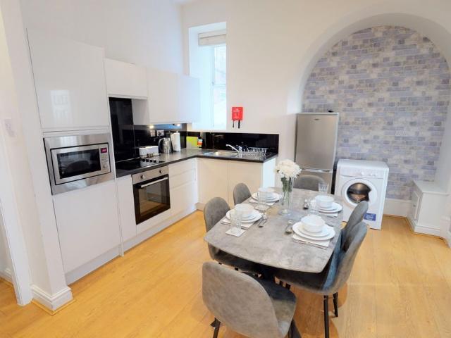 Dale Street, Liverpool L2, 4 bed flat to rent, £1,900 pcm | PrimeLocation