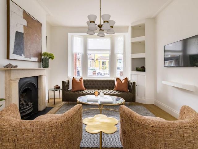 Dale Street London W4 3 bed terraced house to rent £7,497 pcm £1,730 pw