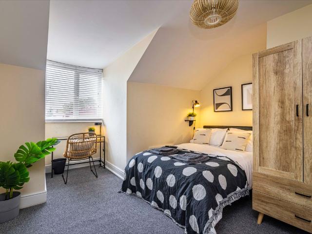 Dale Terrace, Sneinton NG2, 3 bed shared accommodation to rent, £1,170 pcm | PrimeLocation