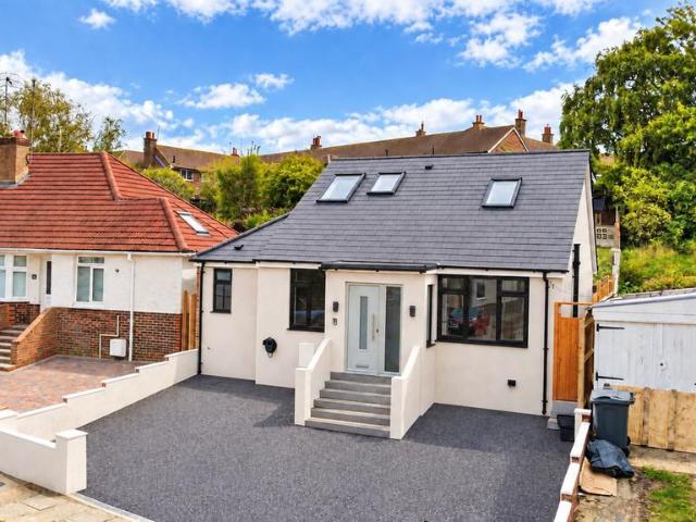 Dale view, Hove, BN3 4 bed detached house to rent £2,850 pcm £658 pw