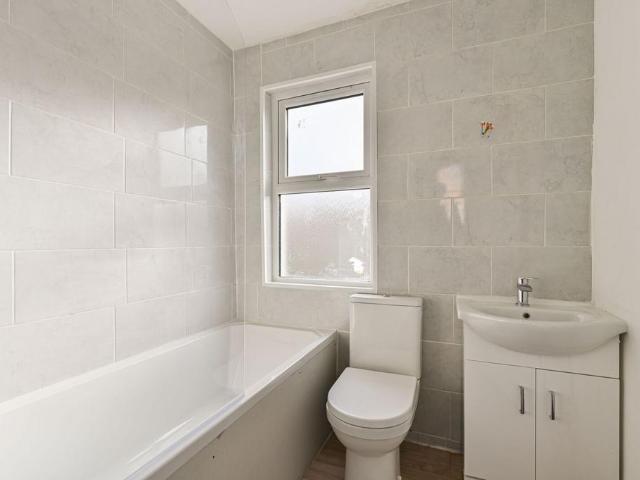 Dalebury Road, Tooting Bec, London, SW17 1 bed flat to rent £2,000 pcm £462 pw