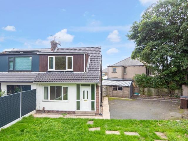 Daleside Close, Pudsey 3 bed house to rent £1,200 pcm £277 pw