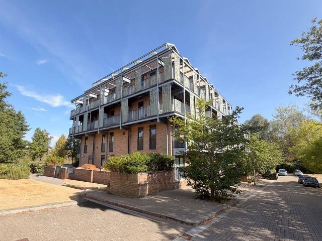 Dalgin Place, Campbell Park, Milton Keynes MK9, 2 bed flat to rent, £1,495 pcm | PrimeLocation