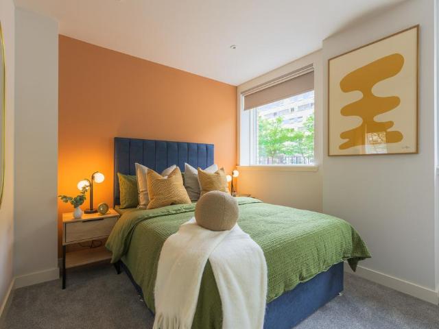 Dalian, 350 St Vincent Street G3 2 bed apartment to rent £1,650 pcm £381 pw