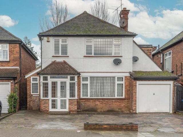 Dalkeith Grove, Stanmore HA7, 4 bed detached house to rent, £3,250 pcm | PrimeLocation