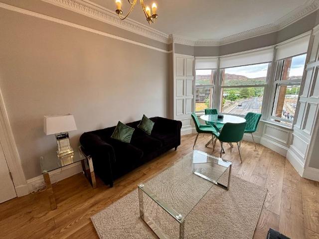 Dalkeith Road, Newington, Edinburgh. 3 bed flat to rent £1,900 pcm £438 pw