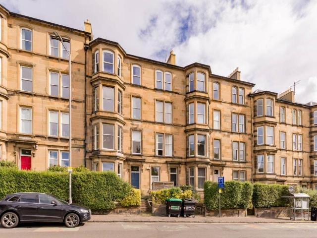 Dalkeith Road, Newington, Edinburgh. 4 bed flat to rent £3,100 pcm £715 pw