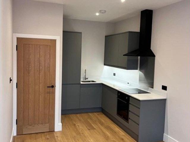 Dallaway Gardens, East Grinstead RH19, 1 bed flat to rent, £1,170 pcm | PrimeLocation