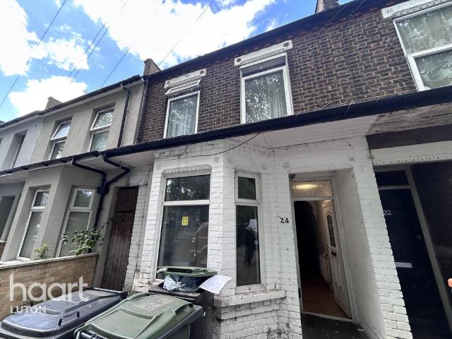 Dallow Road, LUTON 4 bed terraced house to rent £1,600 pcm £369 pw