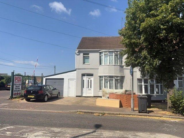 Dallow Road, Luton LU1, 3 bed semi detached house to rent, £1,650 pcm | PrimeLocation