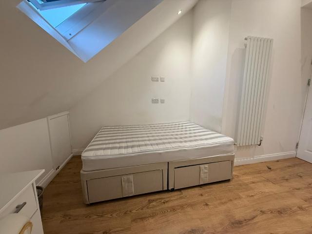 Dunraven Avenue, Luton LU1, 1 bed flat to rent, £1,100 pcm | PrimeLocation