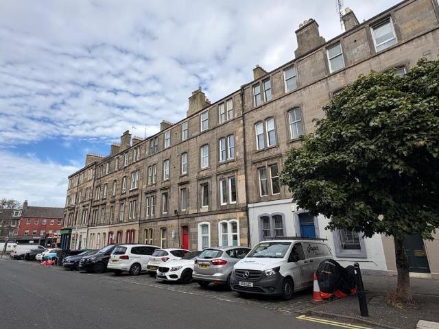 Dalmeny Street, Edinburgh. 1 bed flat to rent £1,100 pcm £254 pw