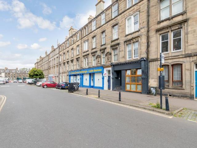 Dalmeny Street, Edinburgh, EH6 2 bed flat to rent £1,450 pcm £335 pw