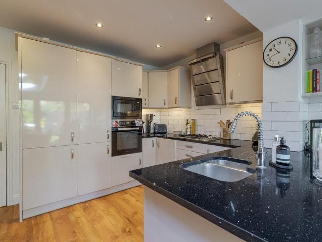 Dapdune Road, Guildford, GU1 3 bed semi detached house to rent £2,750 pcm £635 pw