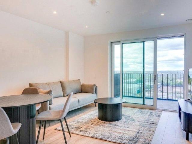 Dart House, The Exchange, Watford, WD24 2 bed apartment to rent £2,150 pcm £496 pw