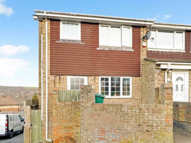 Dartmouth Cres, Brighton, BN2 4 bed house to rent £2,090 pcm £482 pw