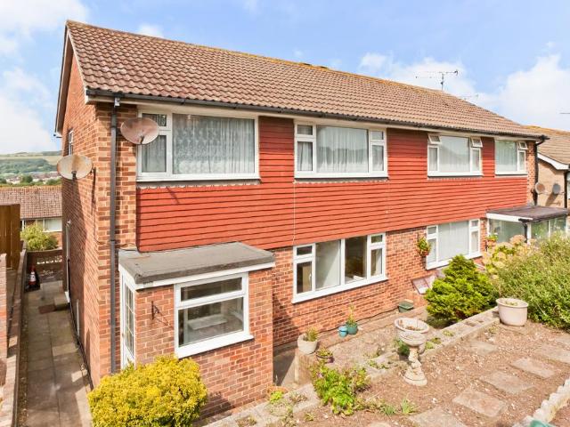 Dartmouth Crescent, Brighton, BN2 4HY 5 bed semi detached house to rent £2,000 pcm £462 pw