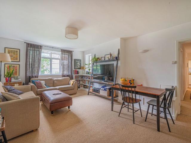 Dartmouth Grove, Blackheath, London SE10, 2 bed flat to rent, £3,034 pcm | PrimeLocation