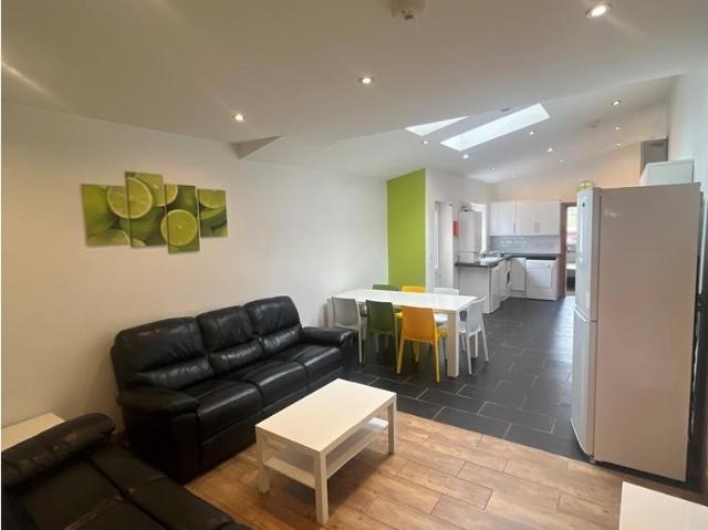 Dartmouth Road 7 bed, Selly Oak B29 7 bed house to rent £3,346 pcm £772 pw
