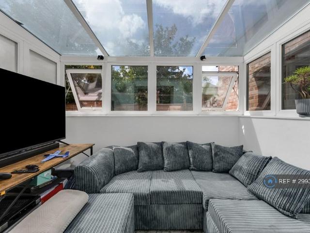 Dartmouth Road, London, NW4 2 bed maisonette to rent £1,700 pcm £392 pw