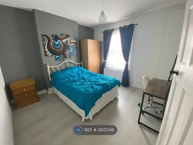 Dartmouth Road, London NW4, 3 bed shared accommodation to rent, £2,600 pcm | PrimeLocation