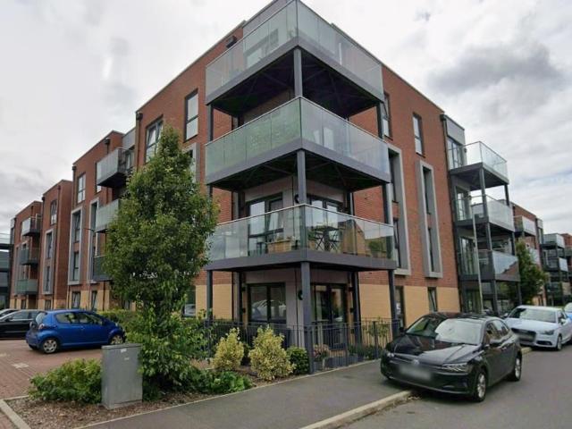Darwin House, Holmesley Road, Borehamwood WD6, 2 bed flat to rent, £1,750 pcm | PrimeLocation