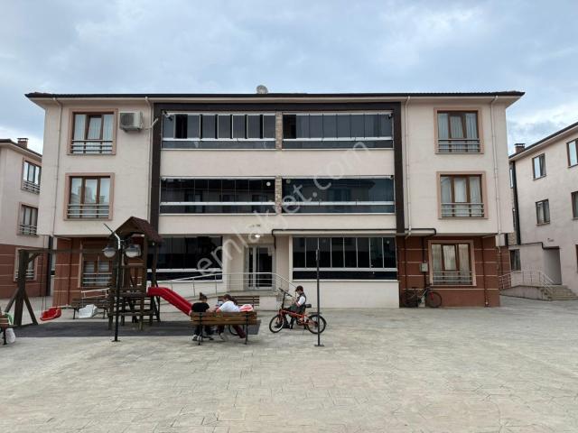 Darıcı Mah.'de Site İçi Mutfak Ayrı Geniş 2+1 Daire