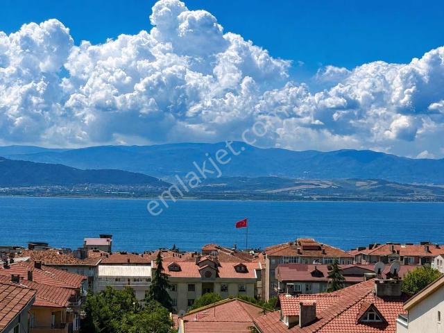 Darıca Merkez De Asansörlü 4+1 240m2 Lüks Dubleks
