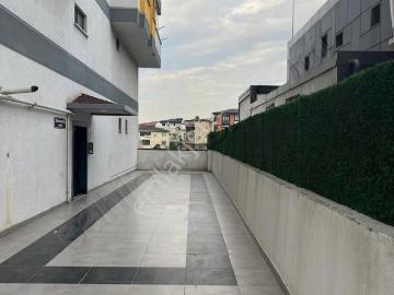 Darıca Nenehatun'da Caddeye Cepheli 2+1 90m² Kiralık Daire