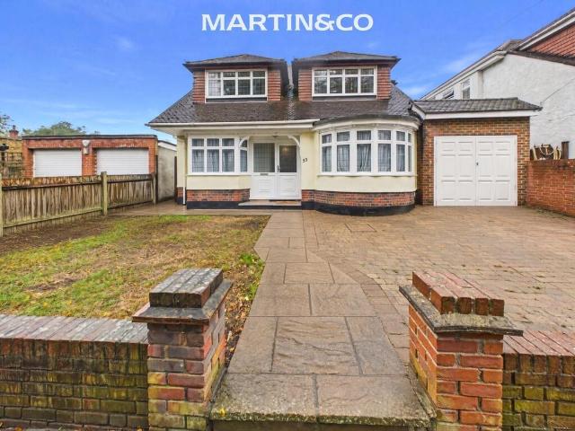 Darby Crescent, Sunbury On Thames TW16 4 bed detached house to rent £4,000 pcm £923 pw