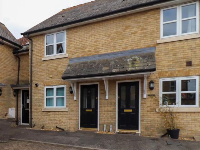 Darbys Yard, Sutton CB6, 2 bed terraced house to rent, £1,000 pcm | PrimeLocation