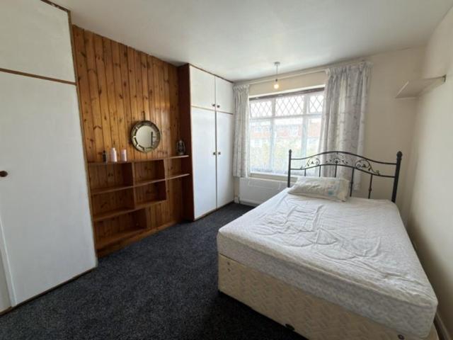 Darcy Road, London SW16 1 bed in a house share to rent £900 pcm £208 pw